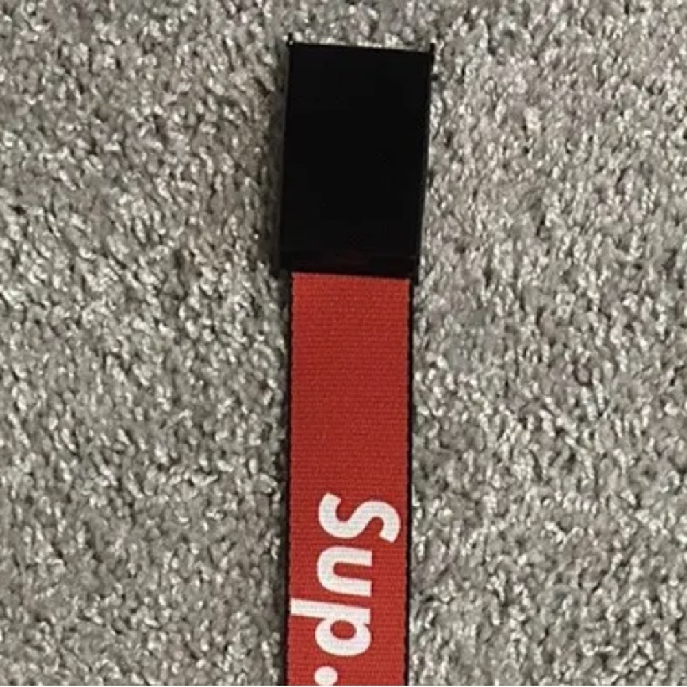 Supreme Red Logo Belt 1:1 - Picture 2 of 3